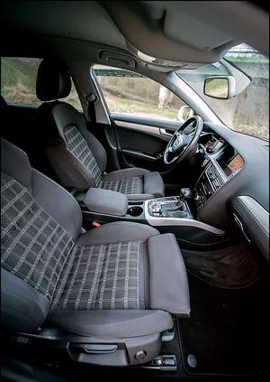 Audi A4 cena 38999 przebieg: 240000, rok produkcji 2013 z Kolonowskie małe 667